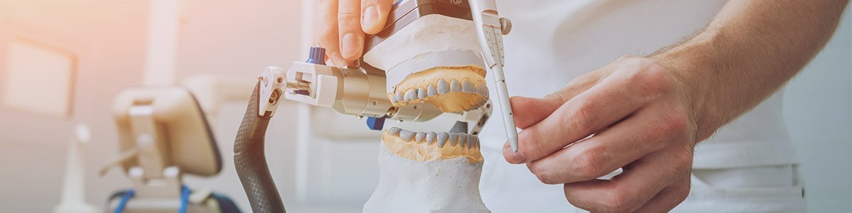 בארי ישראלי- טכנאי שיניים  אומן לתותבות - תמונה ראשית