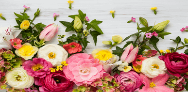 סידור פרחים מלאכותיים - תמונת המחשה