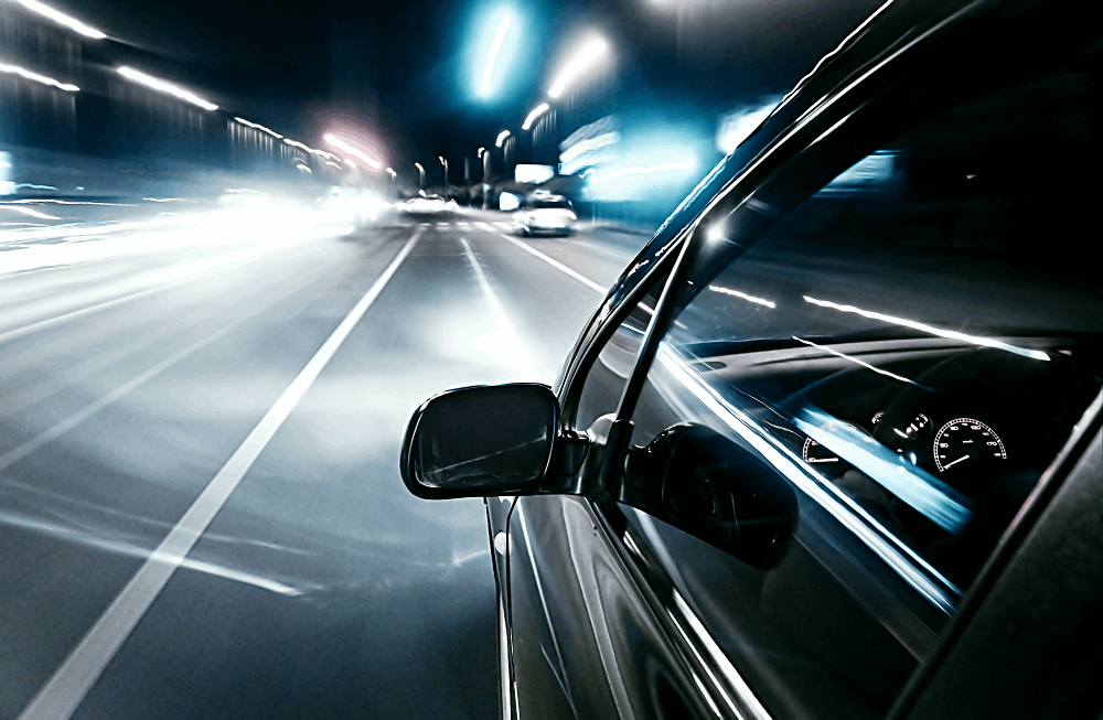 חלונות כהים לרכב : תמונה שאטרסטוק