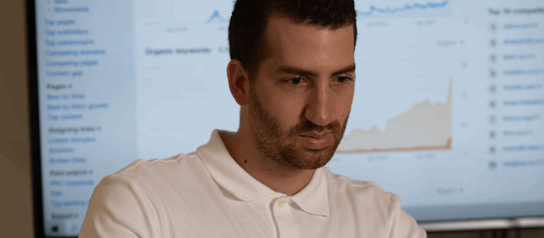 לירון קטלן בעלים של חברת "ניהול מוניטין", צילום: יח"צ לירון קטלן: AI משנה את כל הנושא של קידום אורגני וניהול המוניטין באינטרנט