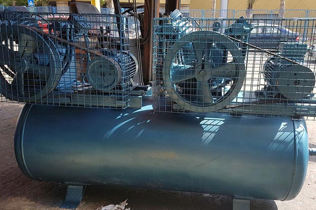תמונה שצולמה להמחשת העבודות של המדחס קומפרסורים תמונה של המדחס קומפרסורים