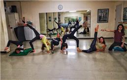 תמונה שצולמה להמחשת העבודות של ארנון לואיזה - סטודיו למחול - 3 לימודי ריקוד ותנועה בקבוצות מעורבות