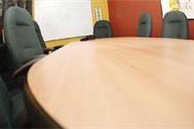 תמונה שצולמה להמחשת העבודות של חורי חוסאם בע"מ שולחנות משרדיים