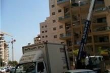 הובלות לגובה עם מנוף