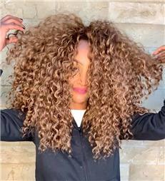 תמונה שצולמה להמחשת העבודות של לוי איתן מעצב שיער תמונה של לוי איתן מעצב שיער