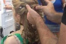 תמונה שצולמה להמחשת העבודות של מספרת שמפו טיפולי קוסמטיקה