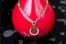 תמונה שצולמה להמחשת העבודות של תכשיטי הנסיכה - 3 מגוון תכשיטים