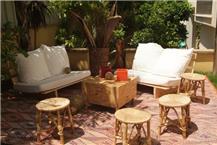 תמונה שצולמה להמחשת העבודות של אופיר השכרת ציוד לאירועים - 2 ריהוט אלטרנטיבי למסיבות