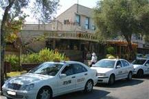 תמונה שצולמה להמחשת העבודות של מוניות כלנית כרמיאל בע"מ הסעת עובדים