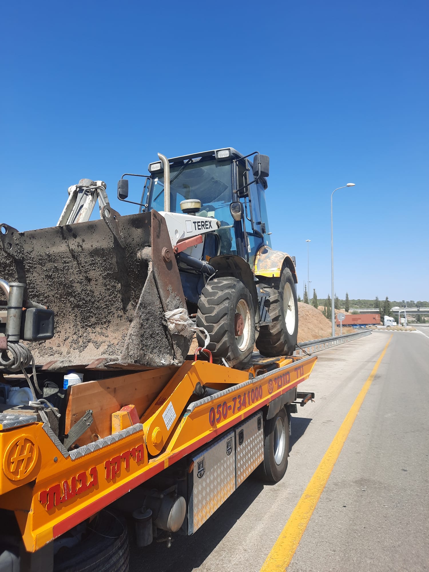תמונה שצולמה להמחשת העבודות של גרר מוטי תמונה של גרר מוטי