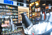 תמונה שצולמה להמחשת העבודות של פיופ יין ואלכוהול תמונה של פיופ יין ואלכוהול