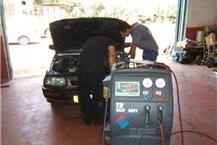 תמונה שצולמה להמחשת העבודות של מוסך הסוללים מצברים לרכב