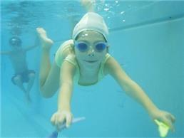 תמונה שצולמה להמחשת העבודות של גלית ובני צין - לימוד שחיה - 1 בריכות שחייה