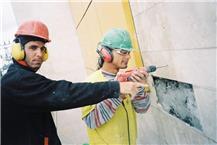 תמונה שצולמה להמחשת העבודות של הקיבוצניקים - עבודות בניין בגבהים בע"מ שיפוצים למבנים