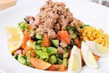 פיצה וסלטים