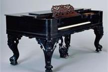 תמונה שצולמה להמחשת העבודות של אבי ברק שרותי פסנתרים רהיטים עתיקים בע"מ מכוון פסנתרים בכל הארץ