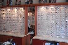 תמונה שצולמה להמחשת העבודות של אופטיקה מני בע"מ התאמת משקפיים