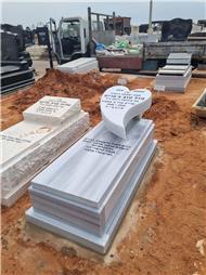 תמונה שצולמה להמחשת העבודות של שיש אלון מצבות יהוד תמונה של שיש אלון מצבות יהוד