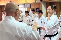 תמונה שצולמה להמחשת העבודות של טאי שין קאן קראטה אוקינאווי תמונה של טאי שין קאן קראטה אוקינאווי