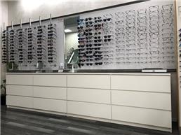 תמונה שצולמה להמחשת העבודות של אופטיוי - משקפיים ועדשות מגע - 2 אופטומטריסטים