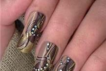 שיווק חומרים לבניית ציפורניים