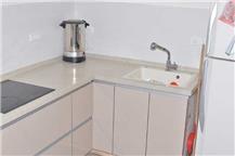 תמונה שצולמה להמחשת העבודות של שיש אסאדי אריחים לריצוף