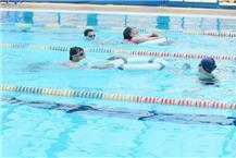 תמונה שצולמה להמחשת העבודות של ג'קסון לימודי שחייה וקורסי מצילים קורס מצילי בריכה