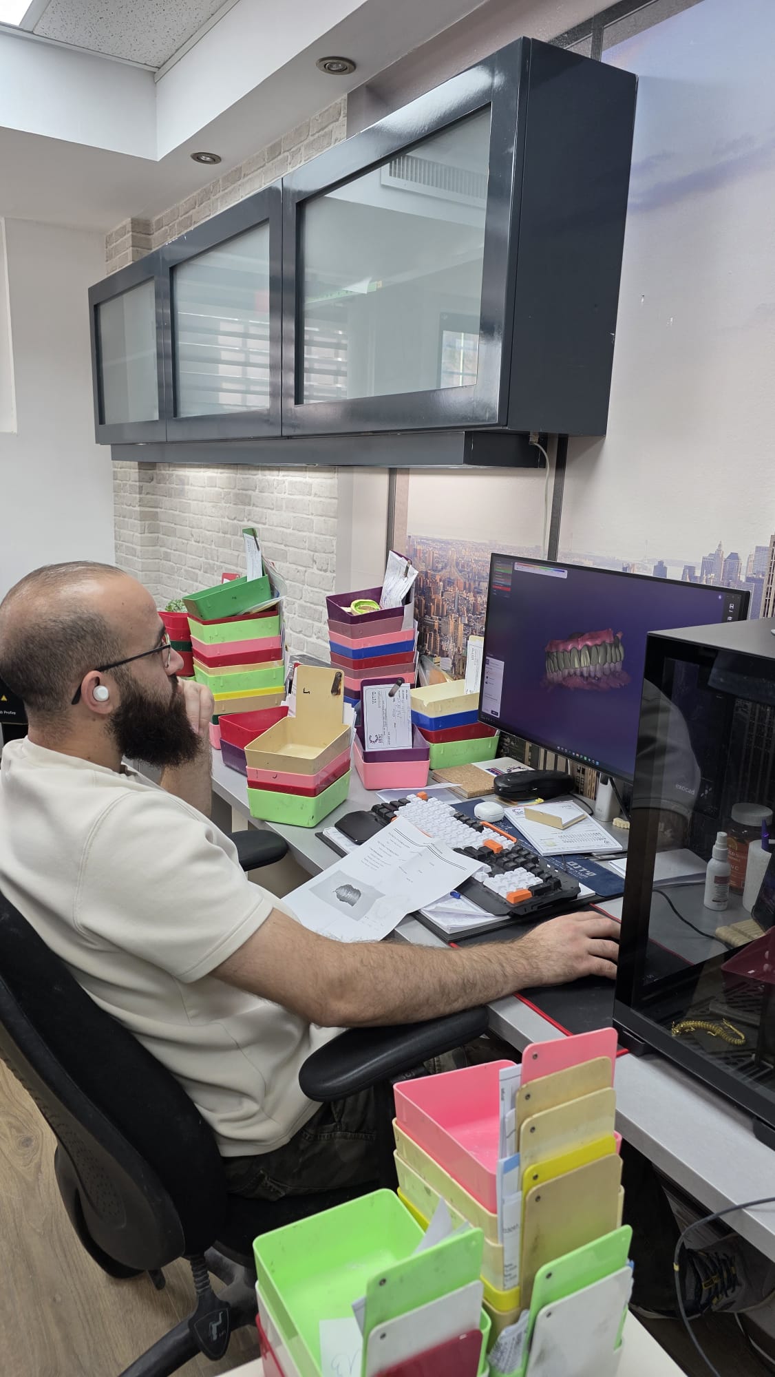 תמונה שצולמה להמחשת העבודות של סידנט מרפאת שיניים מעבדה ומכון CT תמונה של סידנט מרפאת שיניים מעבדה ומכון CT
