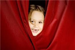 תמונה שצולמה להמחשת העבודות של אידיאה- תיאטרון פלייבק סטודיו לתיאטרון