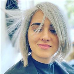 תמונה שצולמה להמחשת העבודות של שרון לוי - עיצוב שיער תמונה של שרון לוי - עיצוב שיער