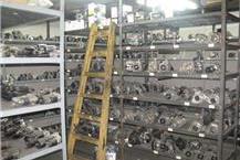 תמונה שצולמה להמחשת העבודות של אלטרנטורים אחים גיני - 1 מילוי גז לרכב