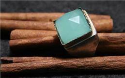 תמונה שצולמה להמחשת העבודות של סטודיו מתי לתכשיטים תמונה של סטודיו מתי לתכשיטים