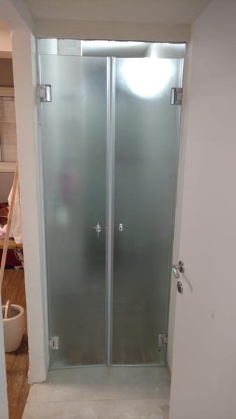 תמונה שצולמה להמחשת העבודות של פאר הזכוכית תמונה של פאר הזכוכית