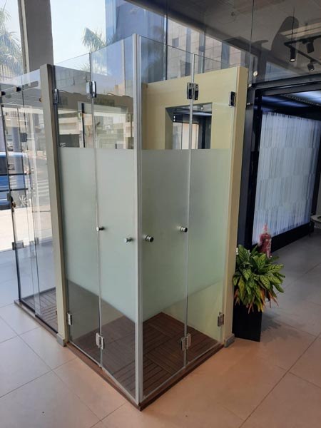 תמונה שצולמה להמחשת העבודות של פאר הזכוכית תמונה של פאר הזכוכית