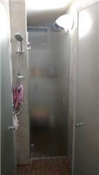 תמונה שצולמה להמחשת העבודות של פאר הזכוכית תמונה של פאר הזכוכית