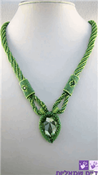 תמונה שצולמה להמחשת העבודות של ידיים שמאליות חנות לחרוזים תמונה של ידיים שמאליות חנות לחרוזים