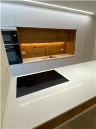 תמונה שצולמה להמחשת העבודות של נגריית השחר תמונה של נגריית השחר