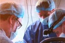 תמונה שצולמה להמחשת העבודות של פרופ' מרדכי גוטמן פרופ' מרדכי גוטמן בניתוח