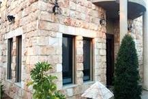 תמונה שצולמה להמחשת העבודות של אלום ארביב - 3 חלונות בהזמנה אישית - אלום ארביב