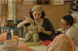 תמונה שצולמה להמחשת העבודות של אינגריד דובר ingrid debard קרמיקה - חומרי גלם