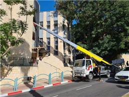 תמונה של ש.מ מנופי הרמה (47 מטר) וסל (32 מטר)