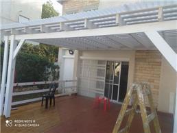 תמונה של רפאל פרגולות דקים ועבודות עץ מיוחדות