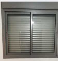 תמונה שצולמה להמחשת העבודות של תריסים וחלונות תמונה של תריסים וחלונות