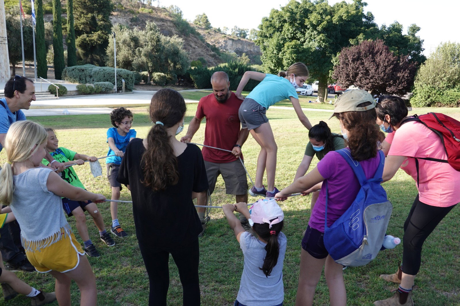 תמונה שצולמה להמחשת העבודות של חוויה בטבע טיולי לילה לאור עששיות תמונה של חוויה בטבע טיולי לילה לאור עששיות