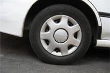 תמונה שצולמה להמחשת העבודות של פנצ'ריית דורון לדרך צמיגים משומשים