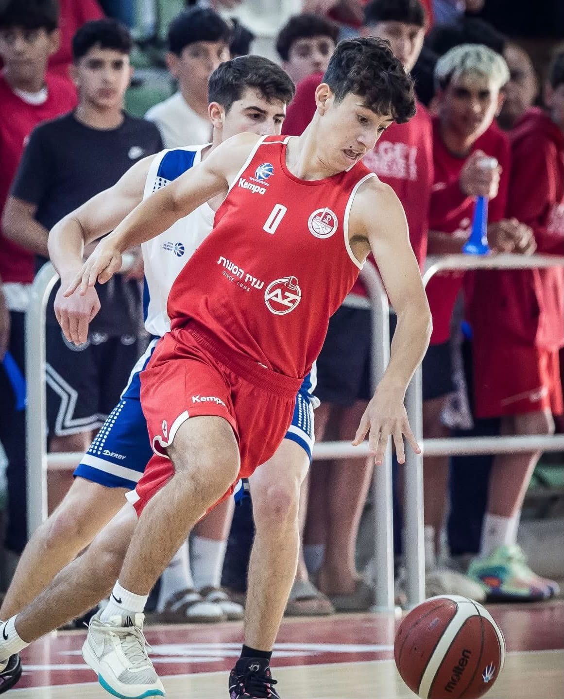 תמונה שצולמה להמחשת העבודות של עזיז הסעות תמונה של עזיז הסעות