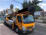 תמונה שצולמה להמחשת העבודות של סולם משא איתן לגובה תמונה של סולם משא איתן לגובה