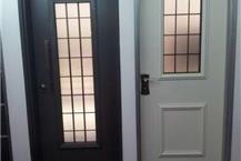 תמונה שצולמה להמחשת העבודות של מנעול ובריח מגוון דלתות פנים