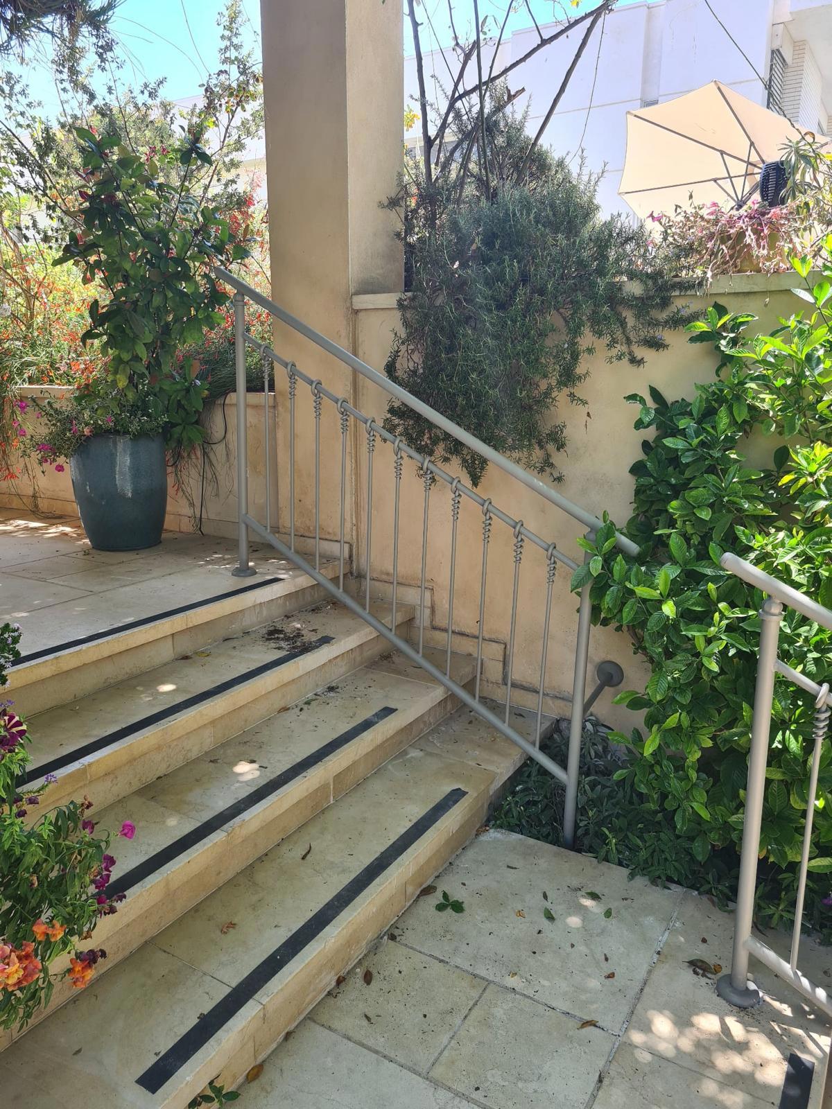 תמונה שצולמה להמחשת העבודות של אינפיניטי עבודות ברזל תמונה של אינפיניטי עבודות ברזל