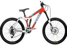 תמונה שצולמה להמחשת העבודות של רוכבים אופניים חשמליים בירושלים